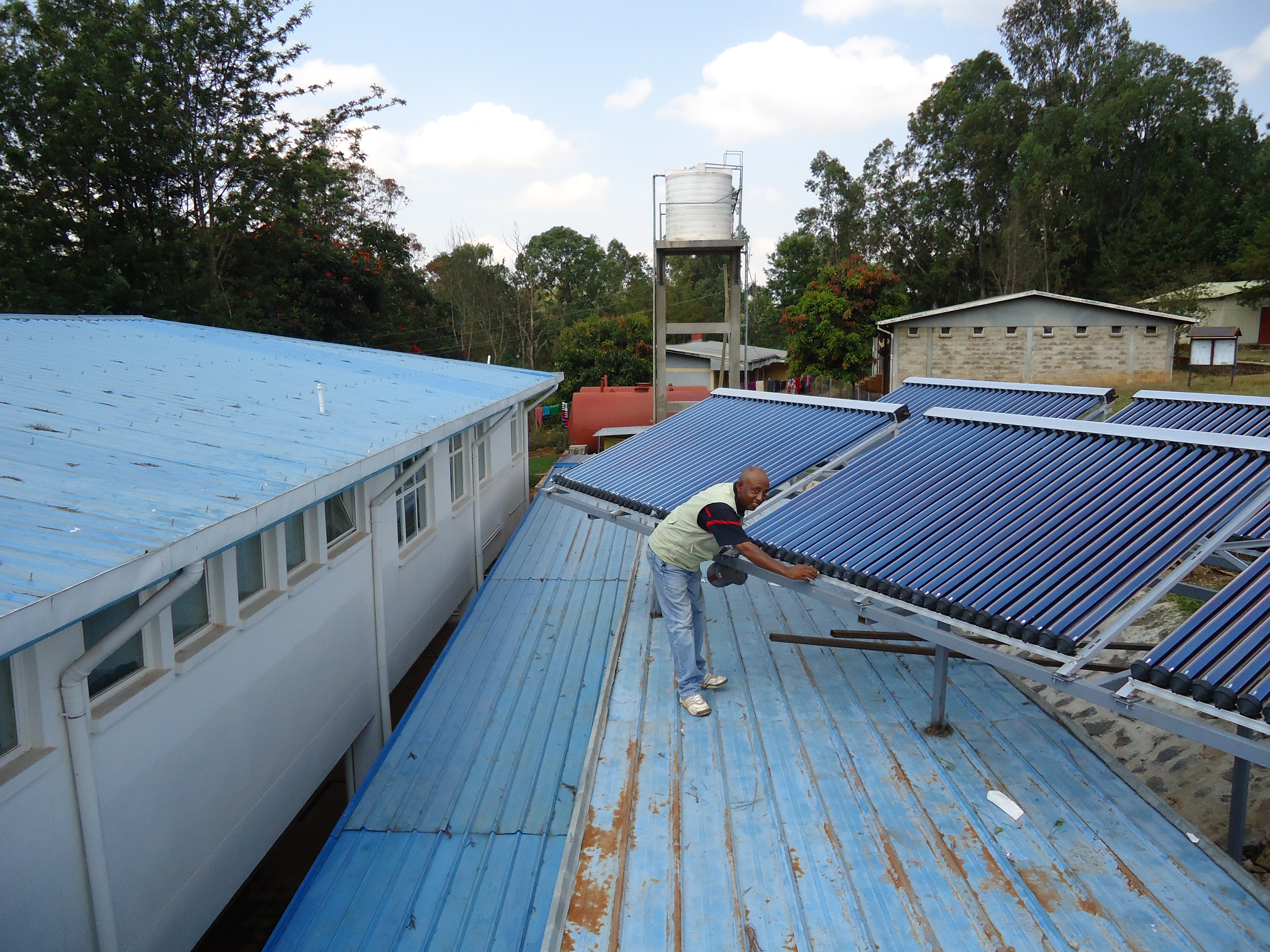 Advantages of solar water heater project